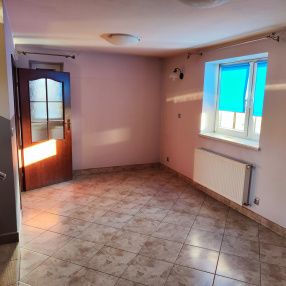 Dom z budynkiem gospodarczym w Kisielowie